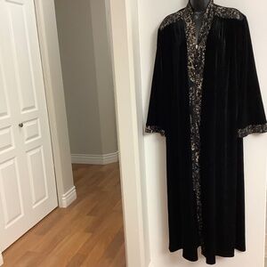 Vintage Black Velvet Housecoat 1X